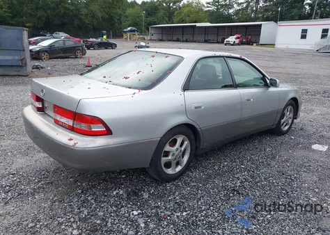 2001 Lexus Es 300 z USA, uszkodzony, nr VIN JT8BF28G715111989